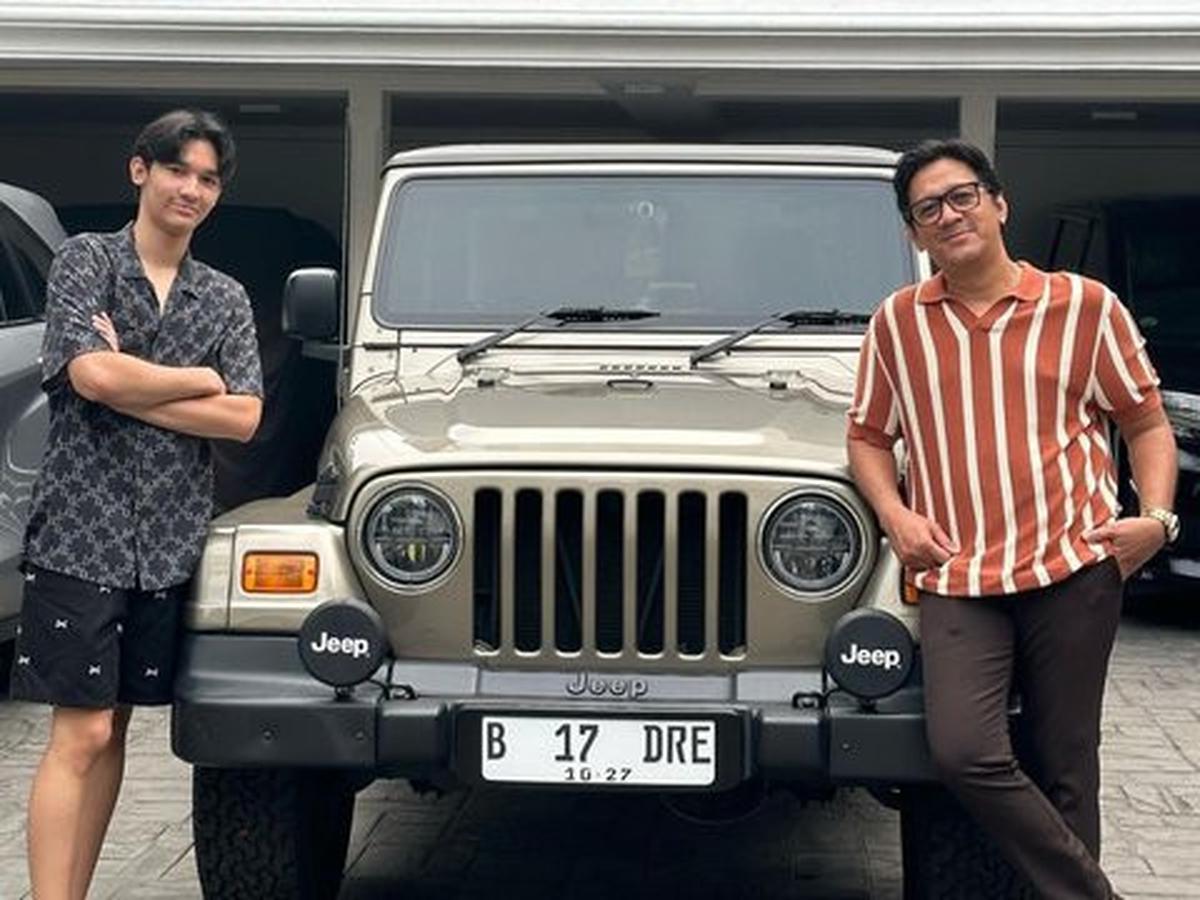 Nostalgia Otomotif! Deretan Artis yang Mengoleksi Mobil Klasik Keren