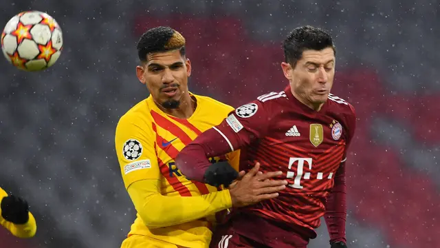 Ronald Araujo vs Robert Lewandowski