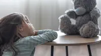 Ikut Ayah atau Ibu? Begini Status Anak Adopsi Ketika Orangtua Asuh Bercerai