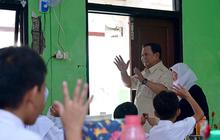 VIDEO: Cerita Momen Prabowo Kode Ke Ajudan Lihat Foto Miring Pahlawan