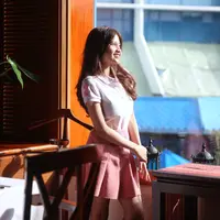 Tersenyum./Copyright Fimela - Adrian Utama Putra