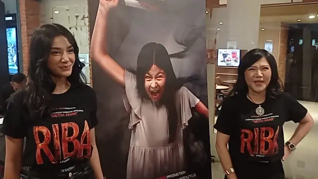 Fanny Ghassani dalam Film Riba. (M Altaf Jauhar/ Liputan6.com)