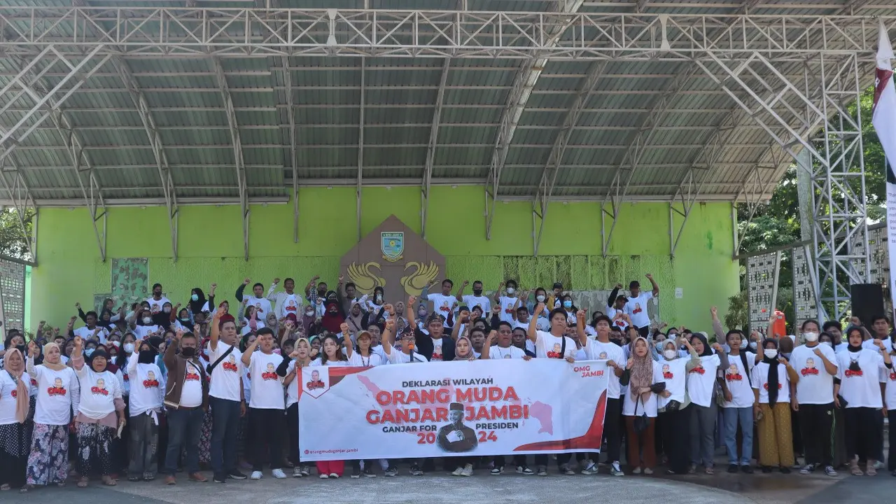 OMG Jambi membangiak paket sembako untuk warga. (Istimewa)
