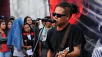 Taman Ismail Marzuki(TIM) menggelar konser 'MUSIK INDONESIA ASYIK TANPA INTRIK' dengan tema "AKULAH SEJARAH" bersama musisi-musisi reggae, Jakarta, Selasa (10/3/2015). (Liputan6.com/Faisal R Syam)