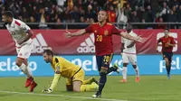 Gelandang Spanyol Santi Cazorla merayakan gol ke gawang Malta pada laga Grup F kualifikasi Piala Eropa 2020 di Ramon de Carranza, Cadiz. (AP Photo/Miguel Morenatti)