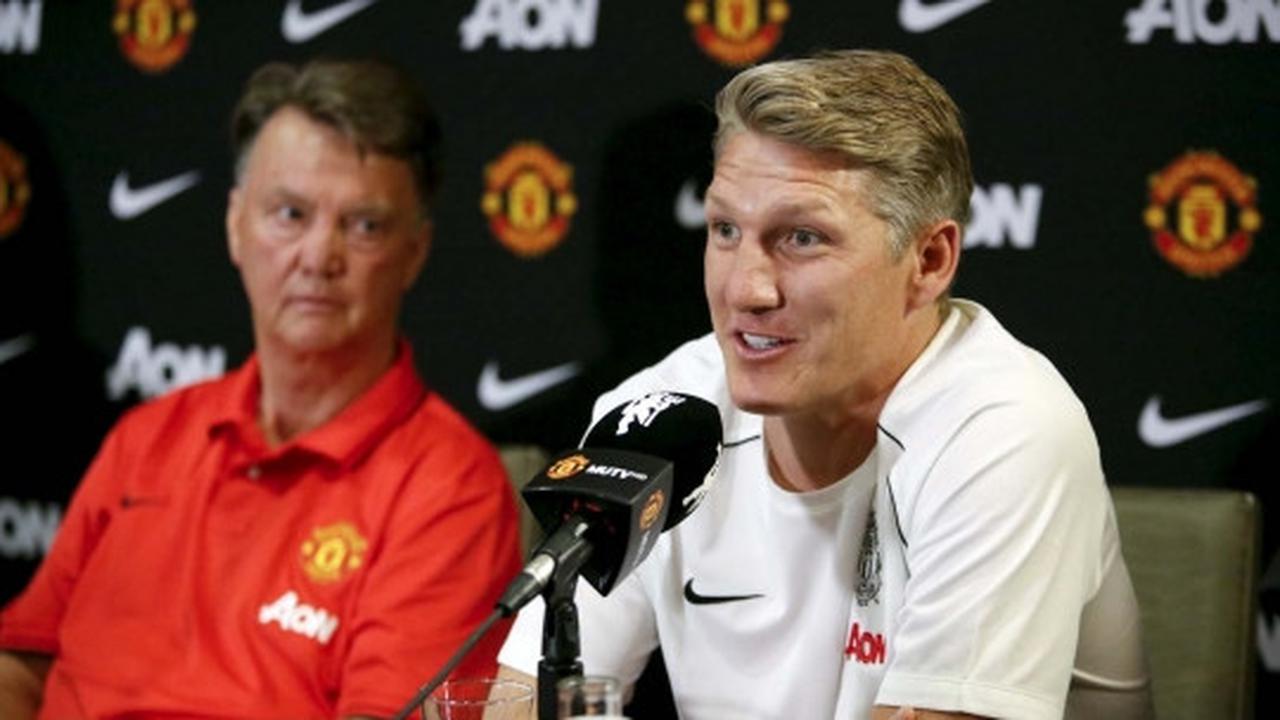 Manchester United perkenalkan gelandang baru Bastian Schweinsteiger