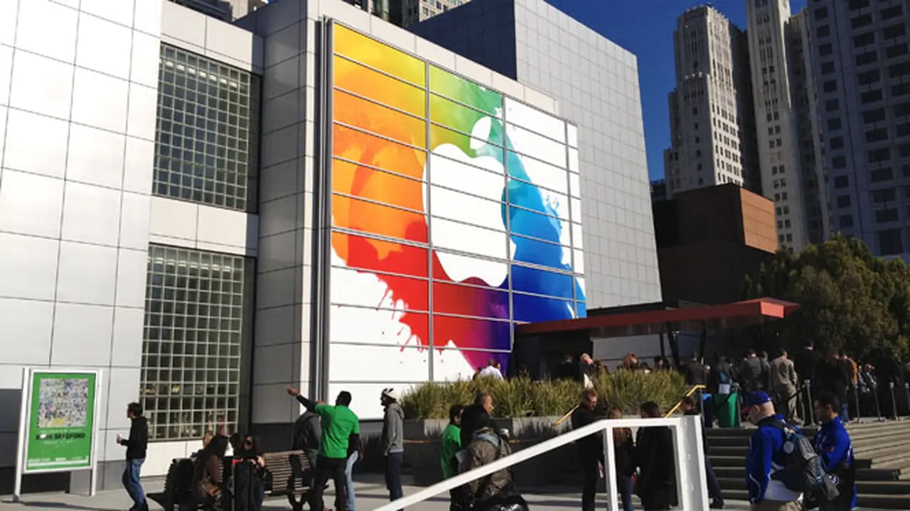 apple-renov-131019b.jpg