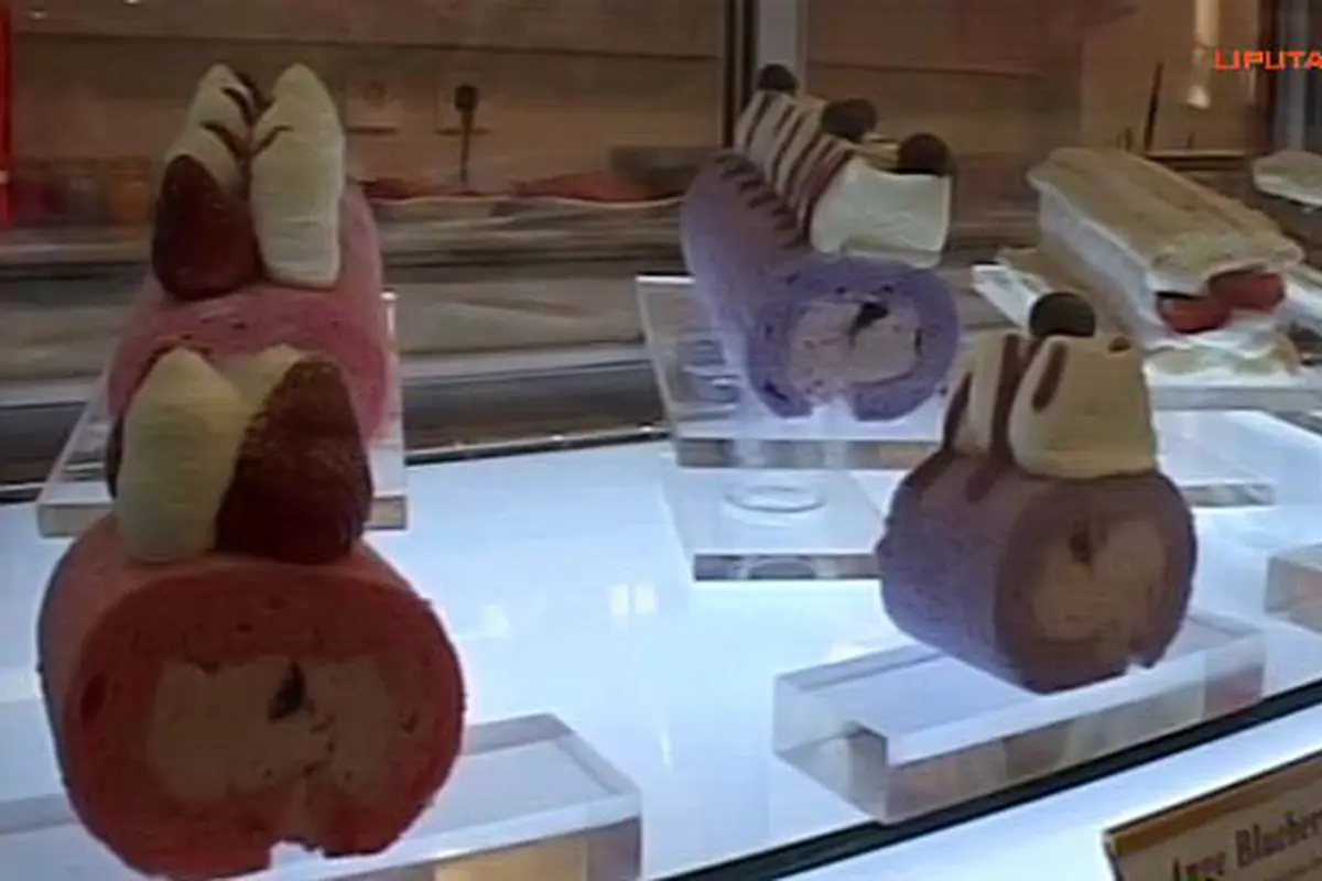 roll-cake121209a.jpg