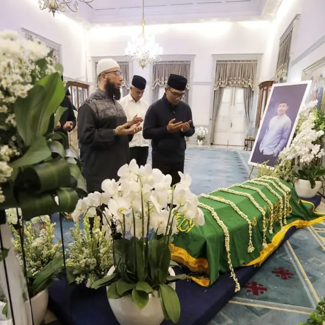 Khofifah dan Ganjar Pranowo Kirim Doa Terbaik untuk Almarhum Eril