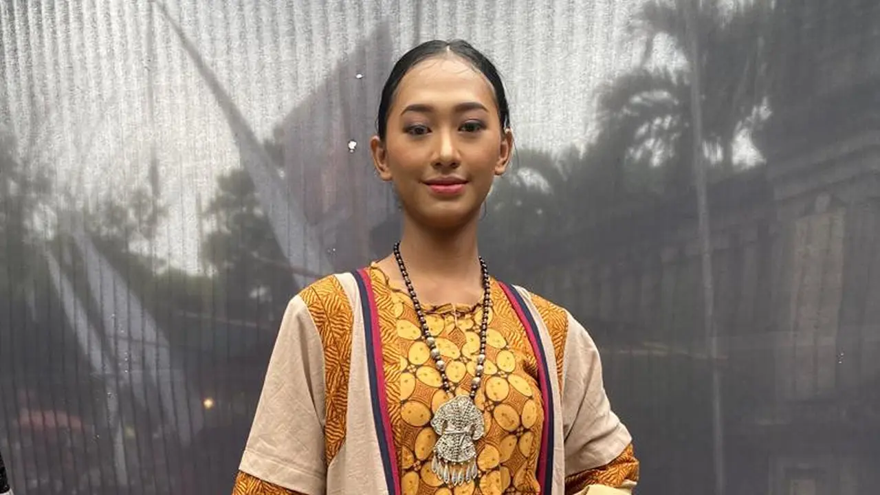 Salah satu koleksi  Batik Padma Kencana Solo yang dibuat menjadi dress cocok dipadukan outer panjang. Dok. Padma Kencana Solo
