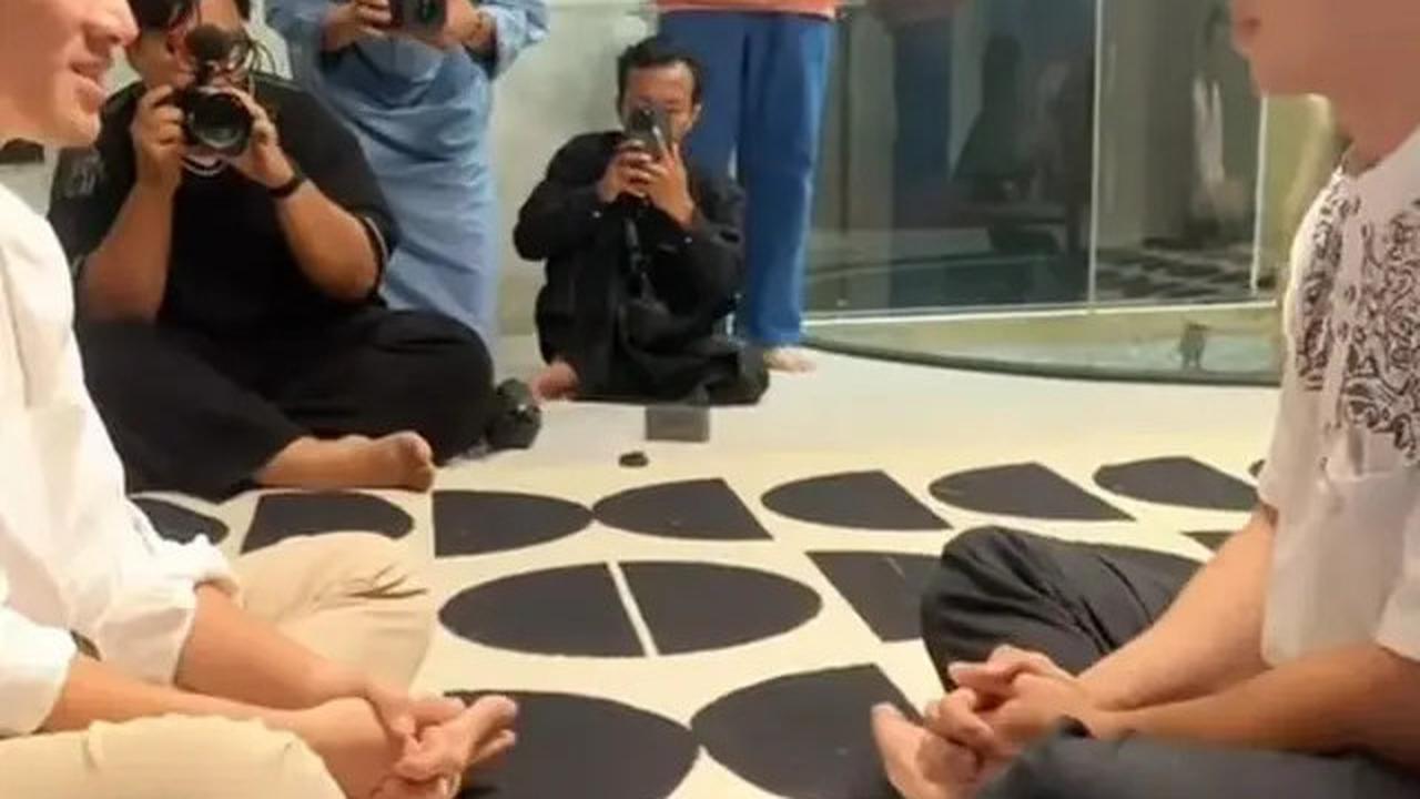 7 Potret Steven Wongso Resmi Mualaf, Syahadat Dibimbing Ustaz Felix Siauw