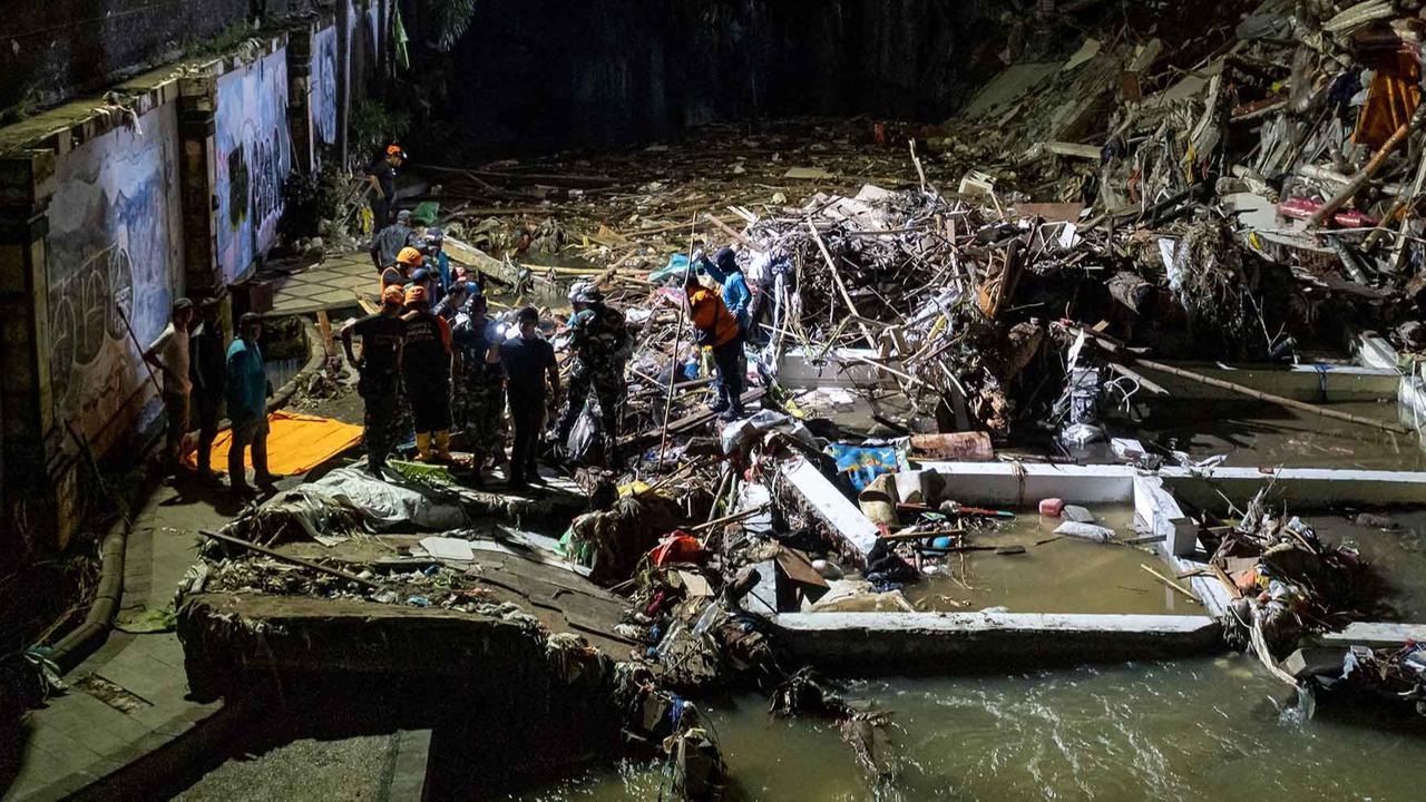 Analisis Guru Besar UGM Penyebab Bencana Banjir di Bali dan NTT