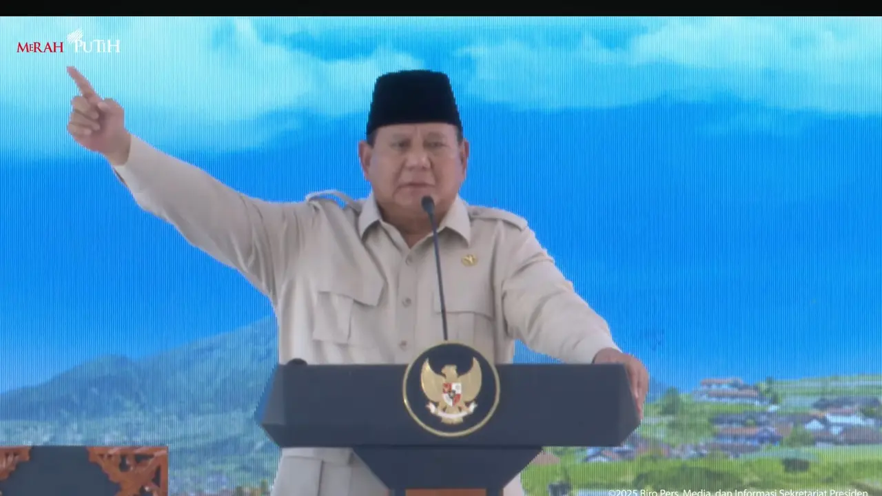 Presiden Prabowo Subianto secara resmi meluncurkan 80 ribu Koperasi Desa (Kopdes) Merah Putih, di Klaten, Jawa Tengah, Senin (21/7/2025). (Foto: Liputan6.com/Tira Santia)