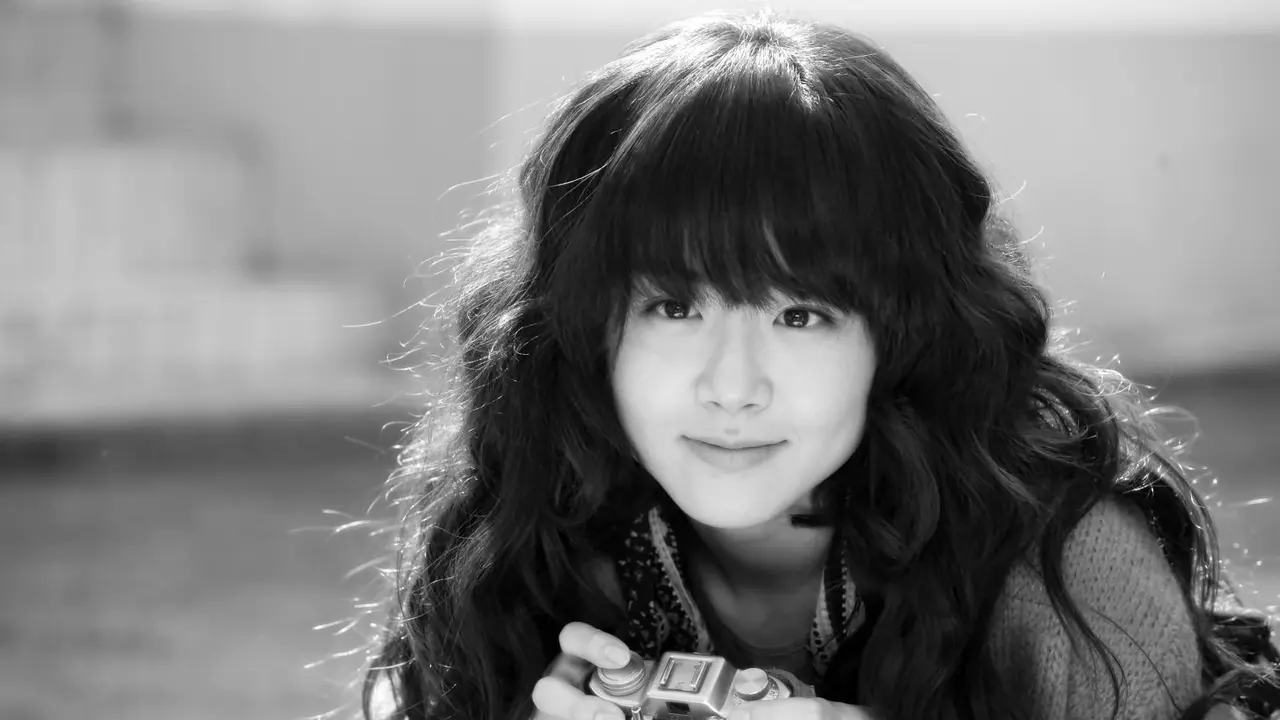 Moon Geun Young Pangkas Rambut Demi Peran