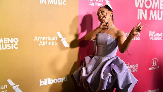 Penampilan Ariana Grande yang Ceria