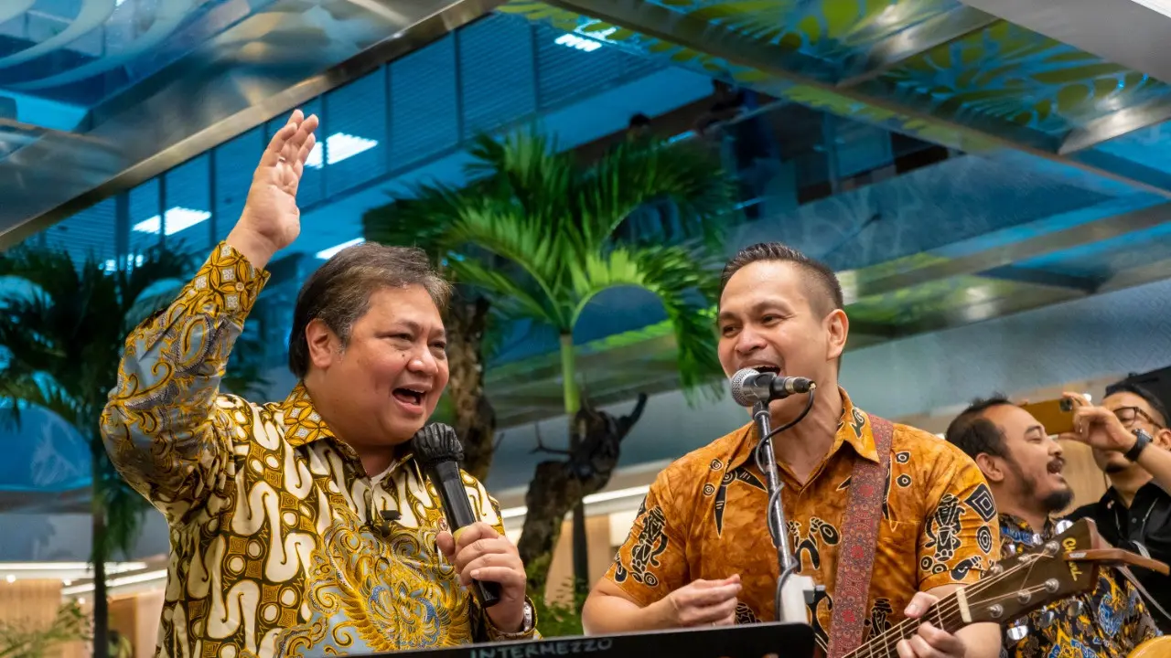 Menteri Koordinator Bidang Perekonomian Airlangga Hartarto menerima kunjungan Cahyadi Eki Kam di Kantor Kementerian Koordinator Bidang Perekonomian, Selasa (11/10)