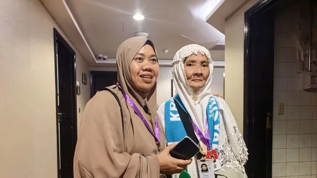 Nenek Jumaria jemaah haji Kloter UPG 14