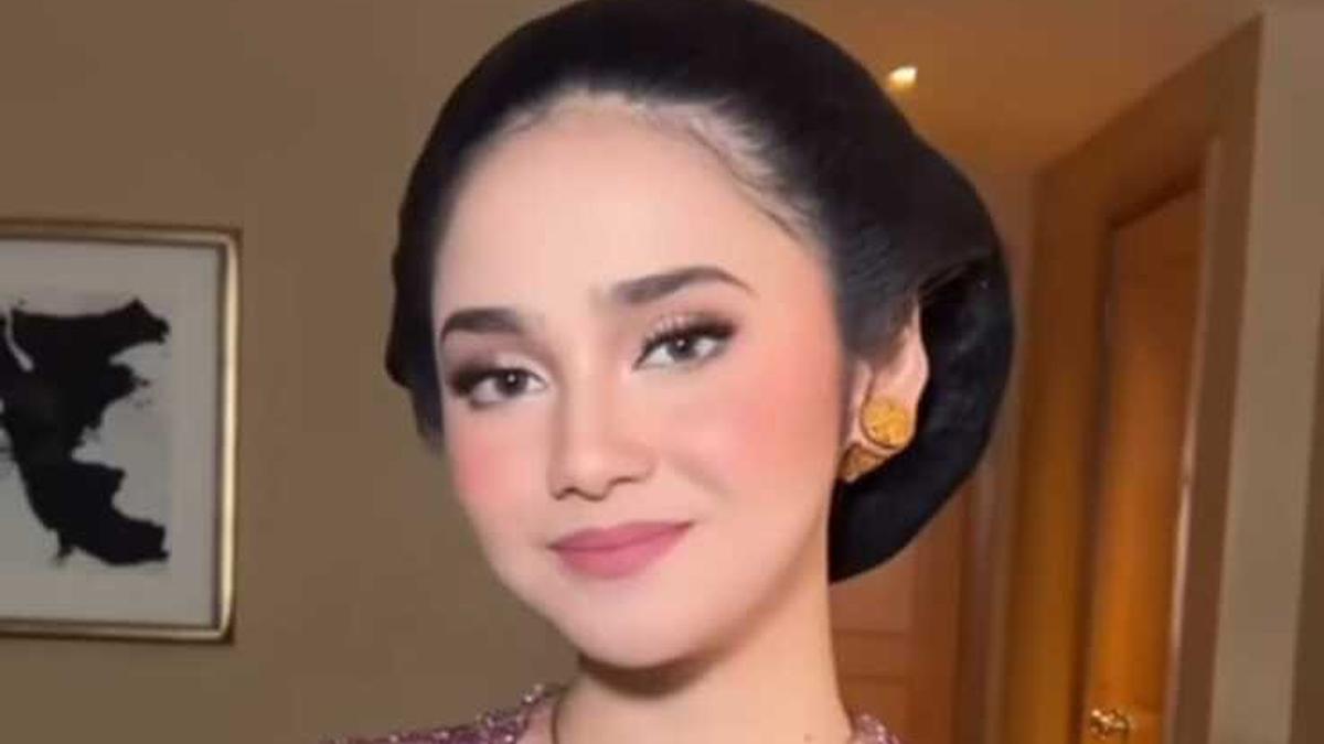 Detail Kebaya Syifa Hadju di Acara Ngunduh Mantu Al Ghazali, Tampil Anggun dengan Sanggul Klasik