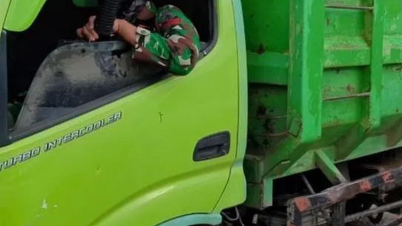Meski sempat berada di situasi yang cukup mencekam, Apkam Gabungan tetap berhasil mengevakuasi jenazah Rusli ke RSUD Madi.