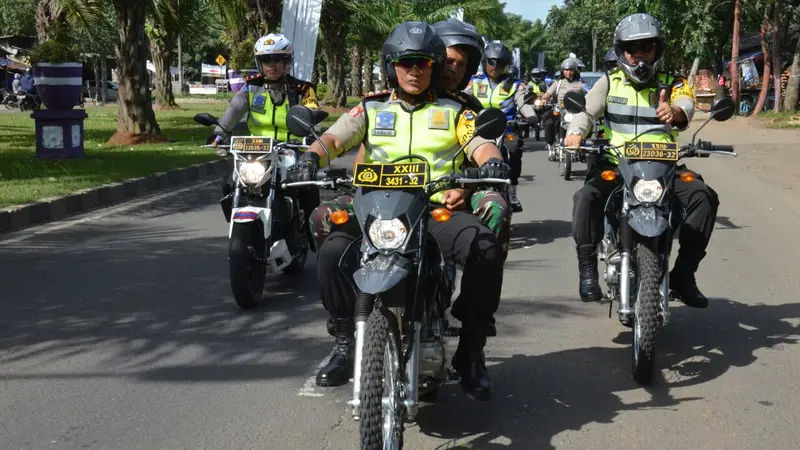 Kapolres Tangerang, AKBP Sabilul Alif pimpin polwan motoris pantau persiapan perayaan Natal. (Dok: Polres Tangerang)