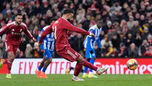 Penampilan Salah menjadi kunci dalam laga kali ini setelah berhasil mencetak satu gol dan satu assist. (AP Photo/PA/Peter Byrne)