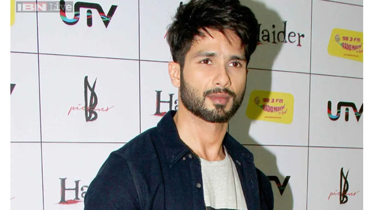Shahid Kapoor Tunangan dengan Mira Rajput, Cewek-cewek Gigit Jari