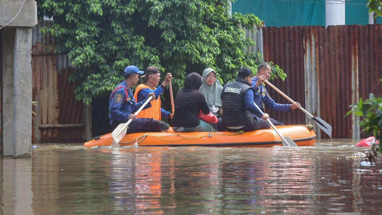 Banjir rendam permukiman di Cipondoh Tangerang