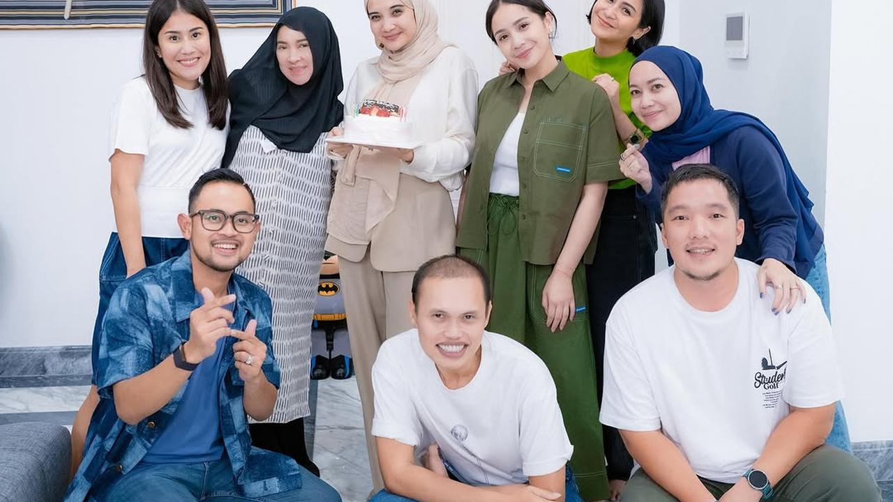 Setelah Dirayakan di Bali, Zaskia Sungkar Kembali Dapat Kejutan Ulang Tahun