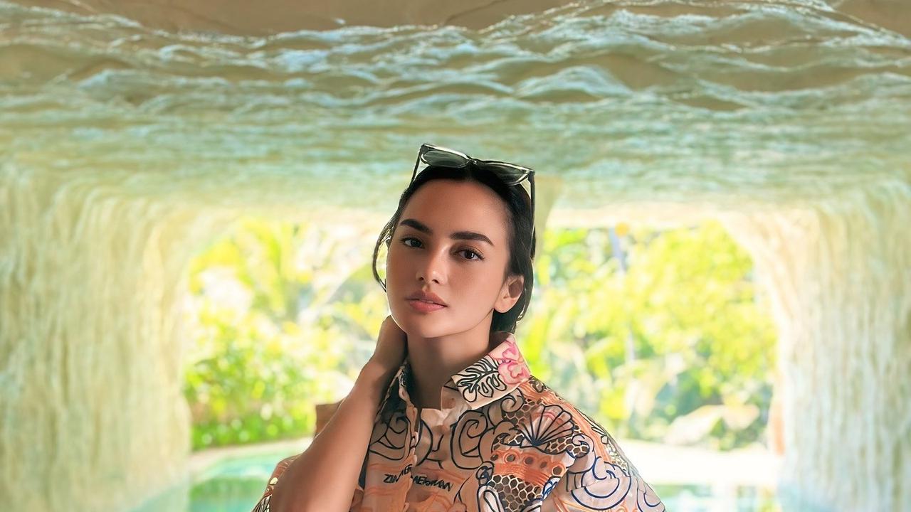 Potret Cantik Ririn Ekawati saat Liburan di Bali