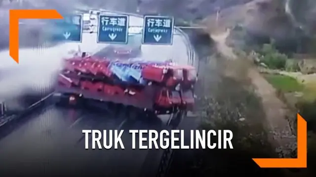 VIDEO: Detik-Detik Truk Tergelincir Picu Tabrakan Beruntun