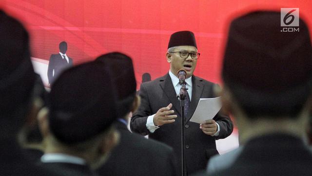 Arief Budiman Lantik 130 Anggota KPU Kabupaten/Kota Dari 6 Provinsi