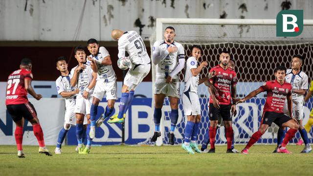 Foto: Laga Keras, Bali United Bermain Imbang Tanpa Gol dengan PSIS Semarang di Pertandingan Lanjutan BRI Liga 1
