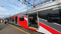 PT KAI Commuter resmi mengoperasikan sarana Kereta Rel Listrik (KRL) baru jenis CLI-125 atau KRL buatan China untuk melayani rute Bogor dan Cikarang. (dok: Tira)