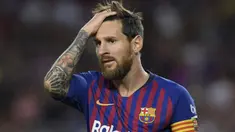 Lionel Messi saat ini menyandang status bebas transfer. Kontraknya dengan Barcelona sudah selesai pada 30 Juni 2021 kemarin. Jika tak ada pembaruan ikatan kerja, Messi bisa pergi secara cuma-cuma. Selain dirinya, berikut 5 pemain bintang yang berlabel gratisan. (Foto: AFP/Lluis Gene)