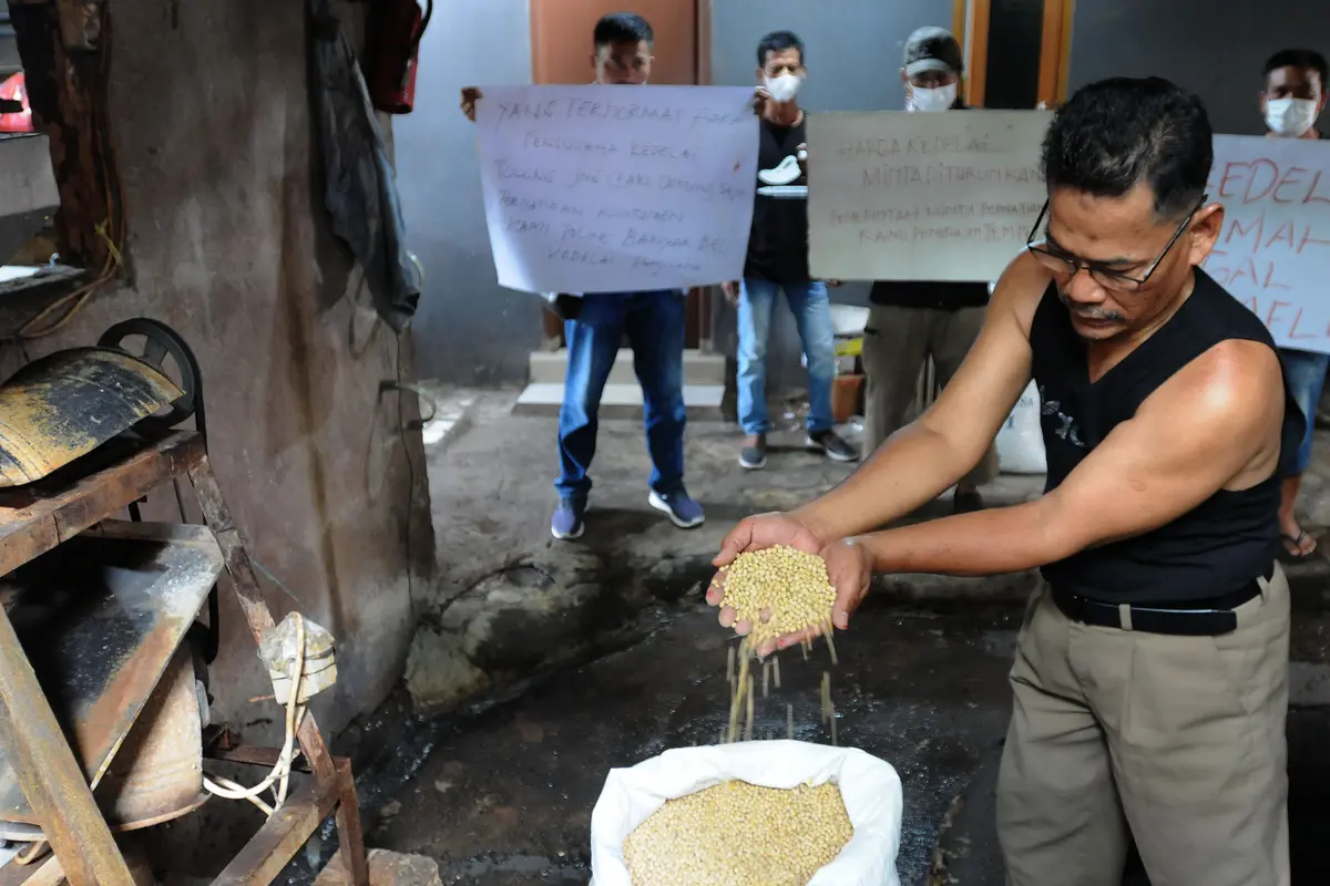Aksi Mogok Produksi Tahu Tempe di Cimanggis