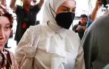 Potret Irish Bella Hanya Senyum dan Diam Hadiri Sidang Perceraiannya