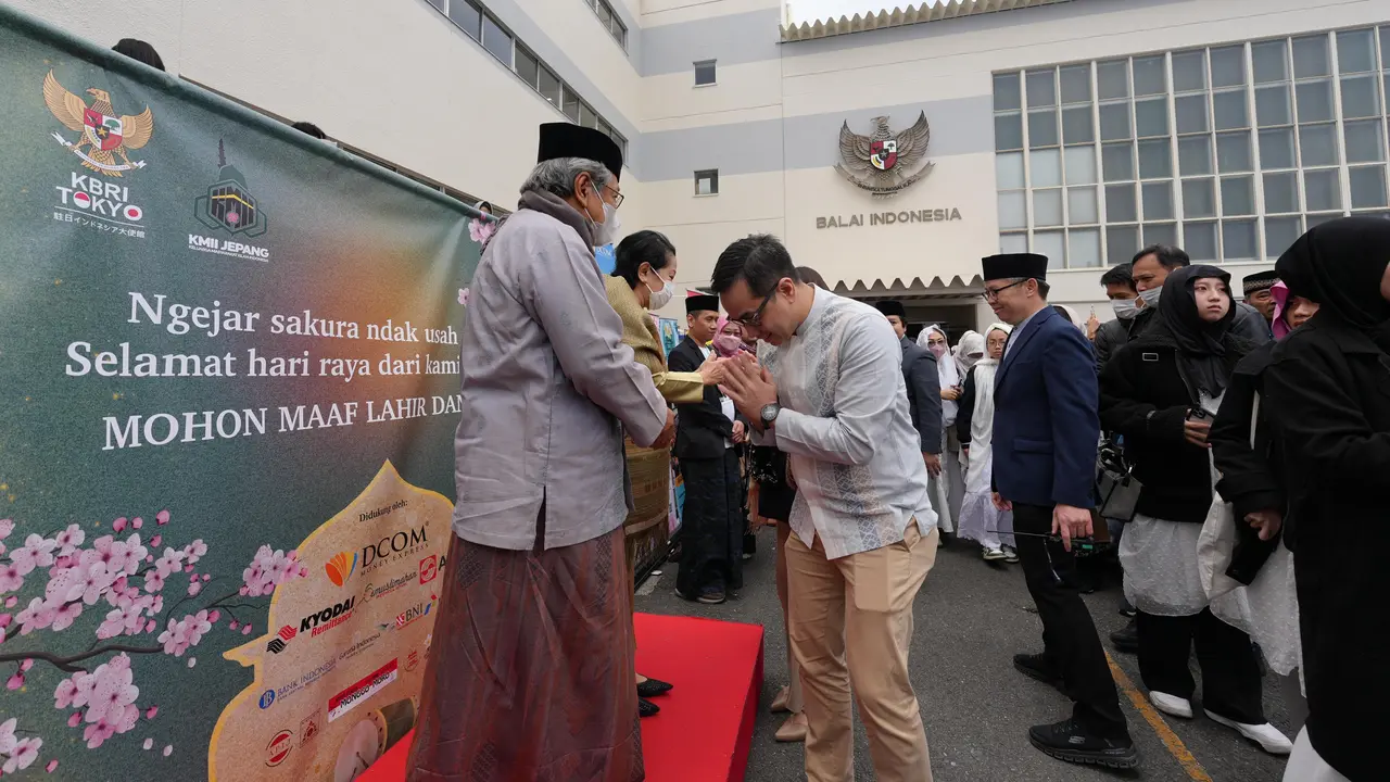 Ribuan Warga Negara Indonesia (WNI) di Tokyo, Jepang, mengikuti Salat Idul Fitri 2025 di KBRI Tokyo. (Dok. KBRI Tokyo)