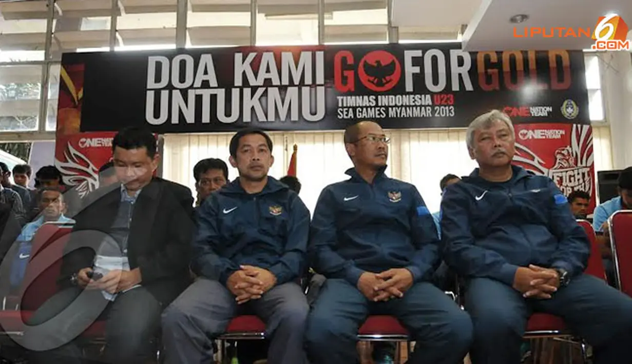 Tim Pelatih Timnas U23 juga ikut dalam pelepasan yang digelar di kantor PSSI Senayan Jakarta (Liputan6.com/Helmi Fithriansyah)
