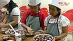 Tak ada salahnya mengajak sang buah hati mengikuti kursus masak selama liburan. Selain menambah pengetahuan, anak belajar lebih mandiri dan tidak bergantung pada orang tua. 