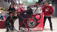 Suporter Indonesia berangkat menuju Malaysia untuk mendukung Timnas Indonesia U-16 di Piala AFC U-16 2018. (Dok. Pribadi)