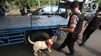 Sterilkan Terminal Kampung Rambutan, Polisi Kerahkan Anjing Pelacak