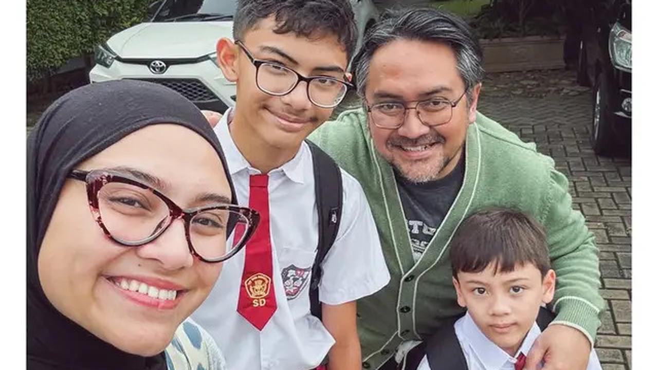 TOP 3: Potret Artis Antar Anak Sekolah, Tanaman Rambat yang Disukai Ular, hingga Ramuan Pengusir Ular