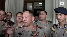 Kapolri mengeluarkan maklumat kepada beberapa Kapolda di Jawa dan beberap wilayah di Sumatera melarang massa dalam jumlah besar memasuki Kota Jakarta menjelang pelaksanaan Pilkada DKI Jakarta.