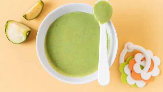 PuIlustrasi Puree Alpukat Bayi (foto/dok: freepik)