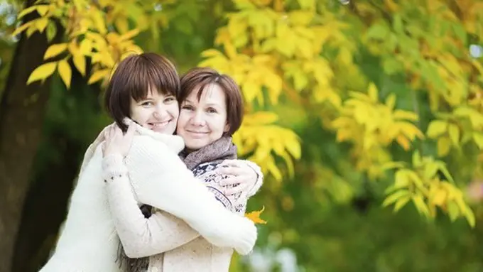 Menjaga hubungan baik dengan mertua/copyright Shutterstock.com