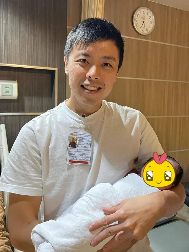 Seminggu Menikah, Ini 6 Potret Vincent Raditya dan Istri yang Baru Jadi Orang Tua