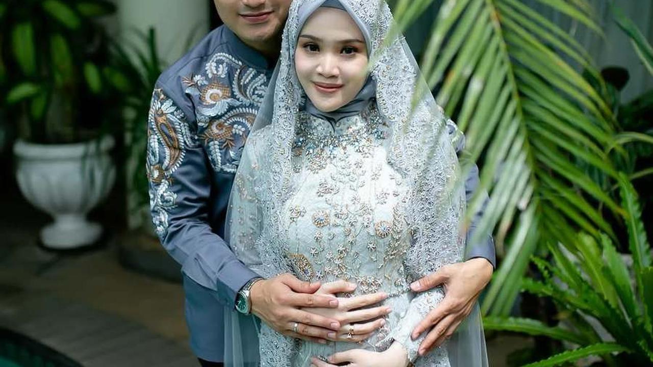 8 Potret Chand Kelvin Tasyakuran 4 Bulanan Kehamilan Istri Sekaligus Gender Reveal, Bakal Punya Anak Cowok