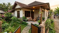 9 Desain Rumah Minimalis Kampung dengan Teras Luas Buat Santai Sore, Bikin Nyaman