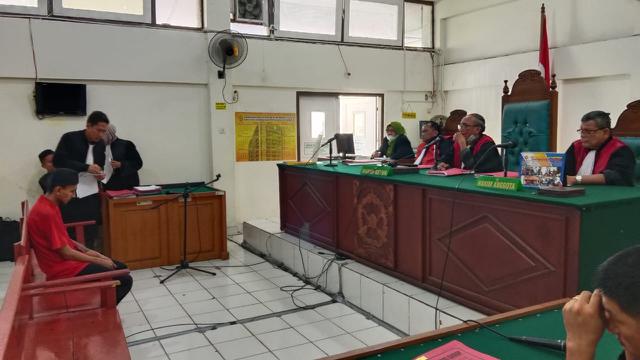 Lepas dari Hukuman Seumur Hidup, Kurir Ganja 33 Kg Hanya Dituntut 13 Tahun Penjara