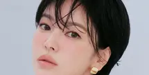 Song Hye Kyo kembali mencuri perhatian dengan pesona memikat di beberapa foto B-Cut. Meski fotonya B-Cut, tidak menutupi paras cantik aktris 44 tahun itu. [@kyo1122]